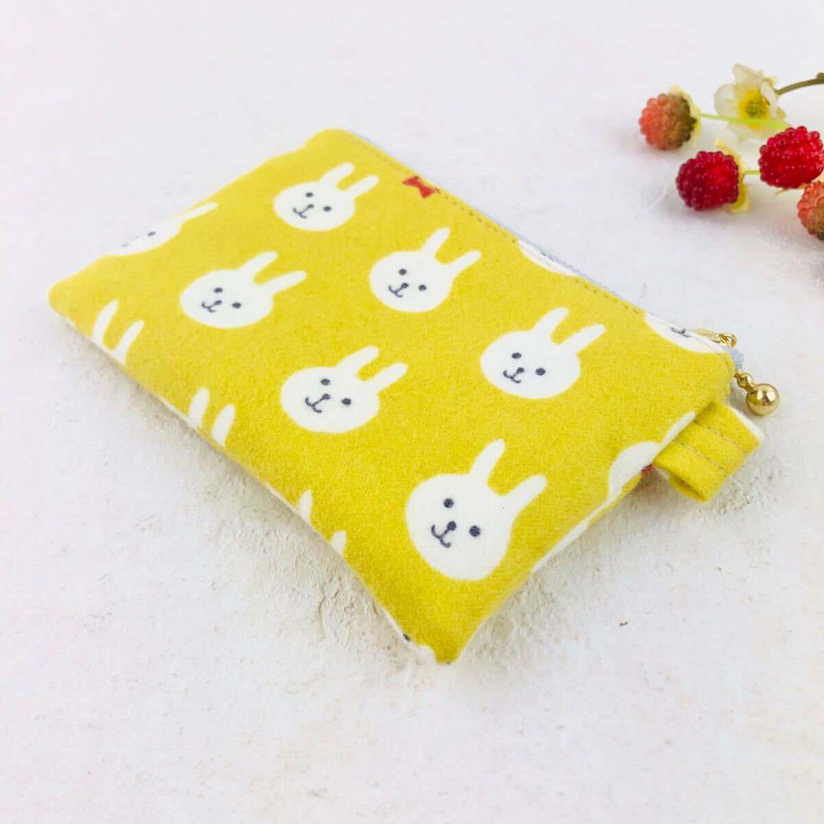 ふわふわネル うさぎのミニポーチ フラットポーチ カードケース ハンドメイド 小物入れ コインケース カードポーチ うさぎ 拍卖