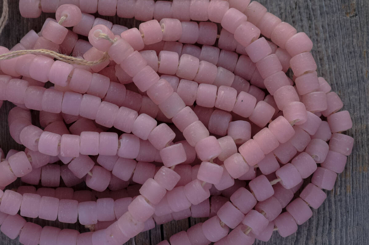 *white hearts beads2拍卖