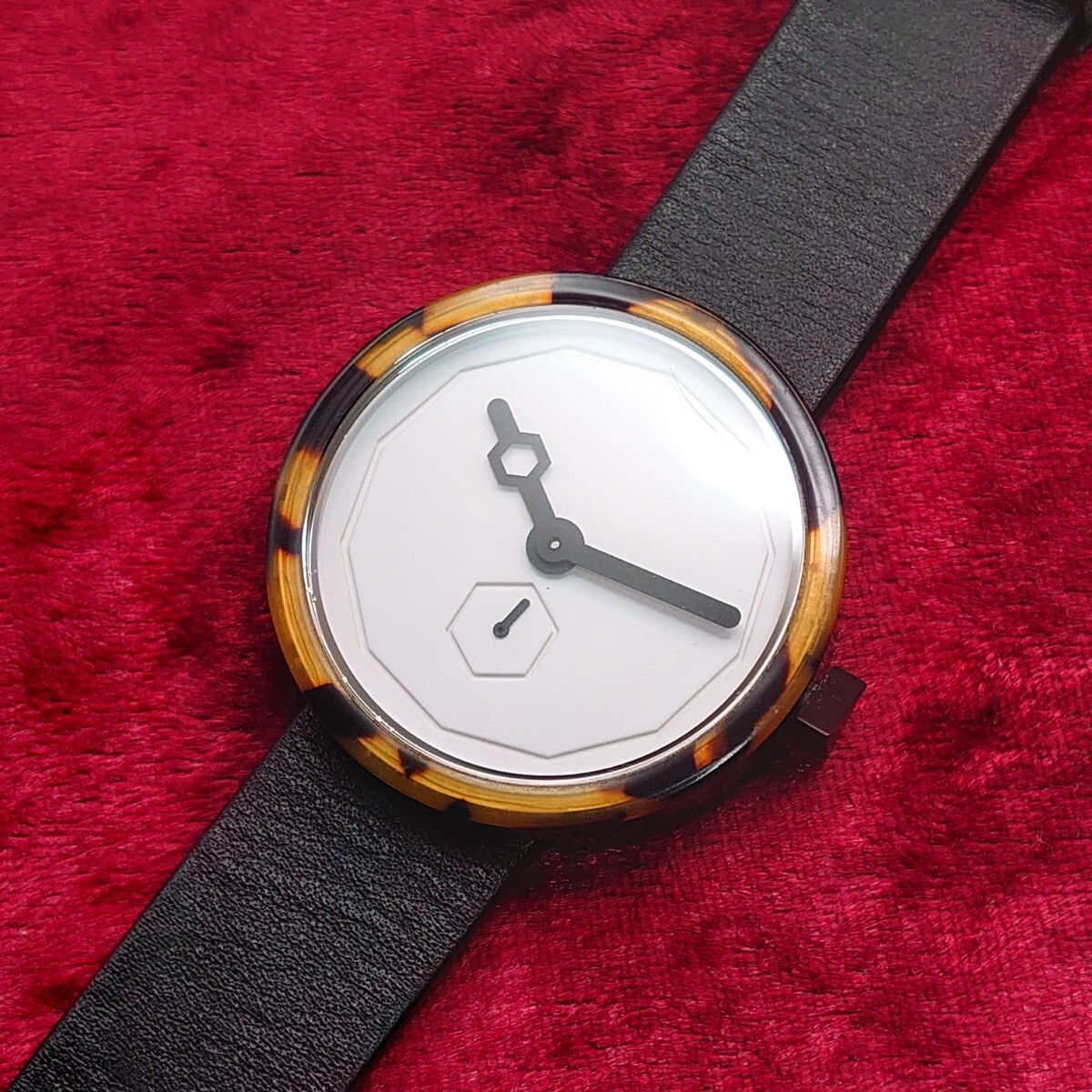 229【電池交換済】AARK Collective クラシックトータス ホワイト メンズ/レディース スモセコ 腕時計 べっ甲柄 アークコレクティブ拍卖