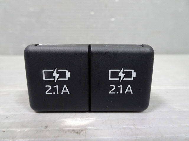 RAV4 6AA-AXAH54 USBポート(1) ハイブリッドG 64945km 50系 1kurudepa拍卖