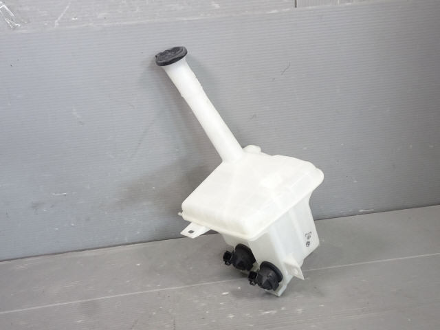 ヴィッツ DBA-NSP130 ウォッシャータンク ウインド 85315-52280 前期 F 70987km 1kurudepa拍卖