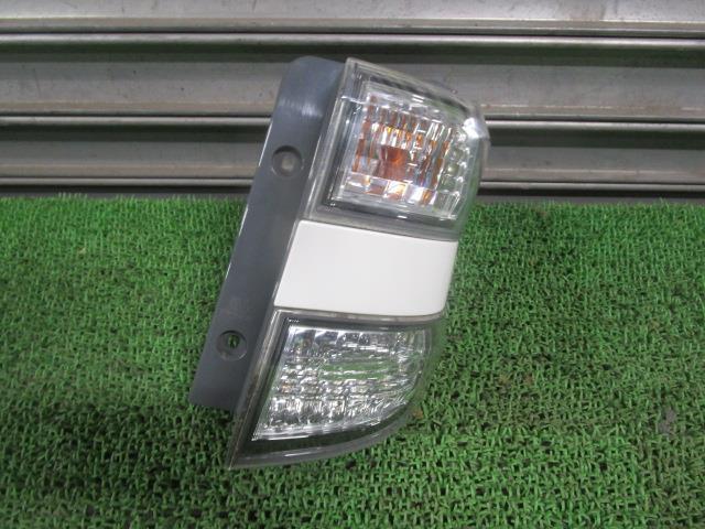ヴェルファイア DBA-ANH25W 右テールランプ 81550-58090 81550-58091 コイト 58-29 /42330拍卖