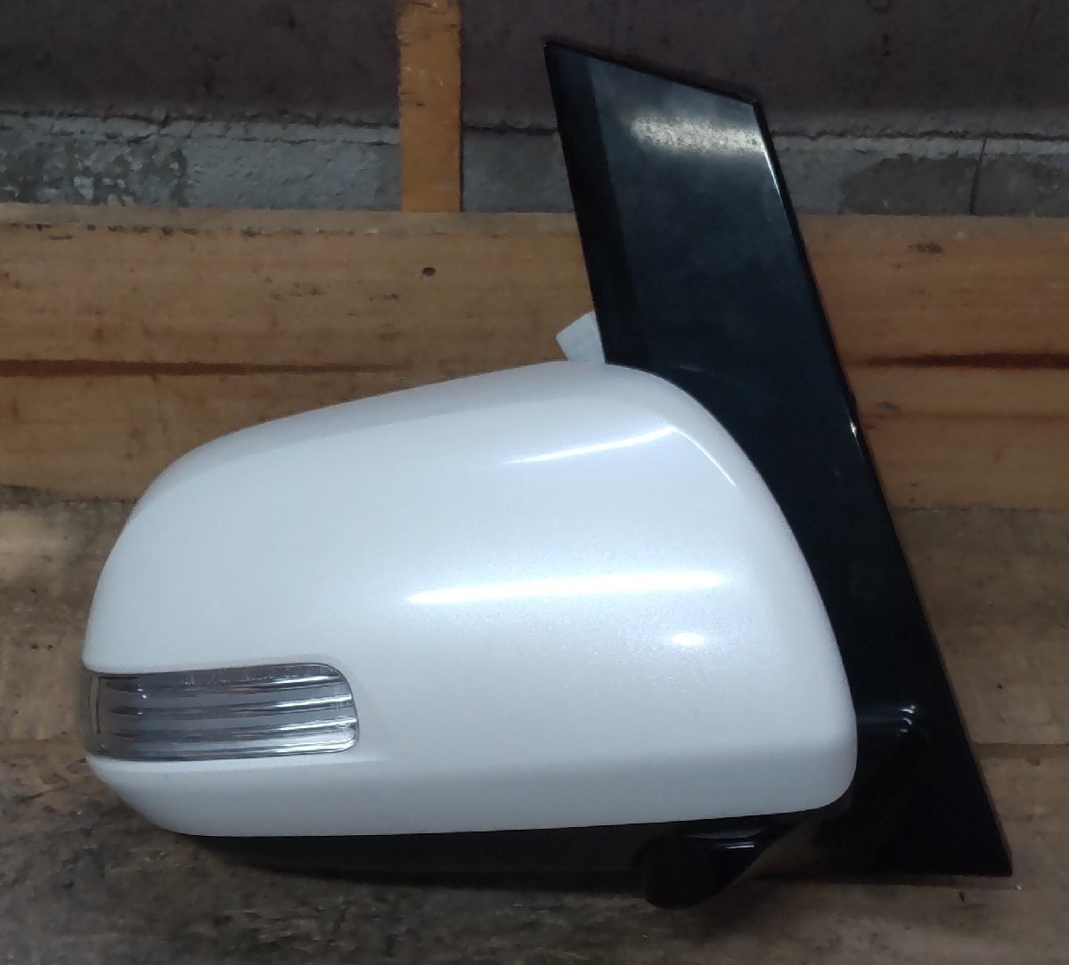右 サイドミラードアミラー アウタビューミラー トヨタ ヴェルファイア GGH25 87910-58090 11P 中古拍卖