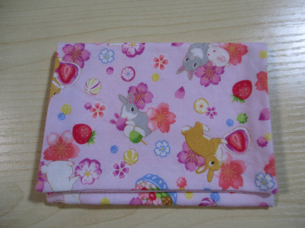 うさぎちゃんと和スイーツ柄のかぶせ二つ折りポケットティッシュケース ラベンダー ポケット1か所 拍卖