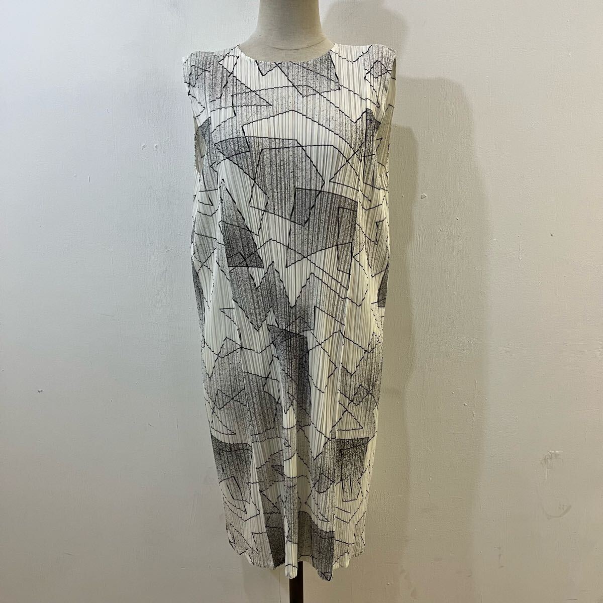 ISSEY MIYAKE PLEATS PLEASE プリーツチュニック ノースリーブ 総柄 希少 イッセイミヤケ プリーツプリーズ【レターパックプラス郵送可】T拍卖