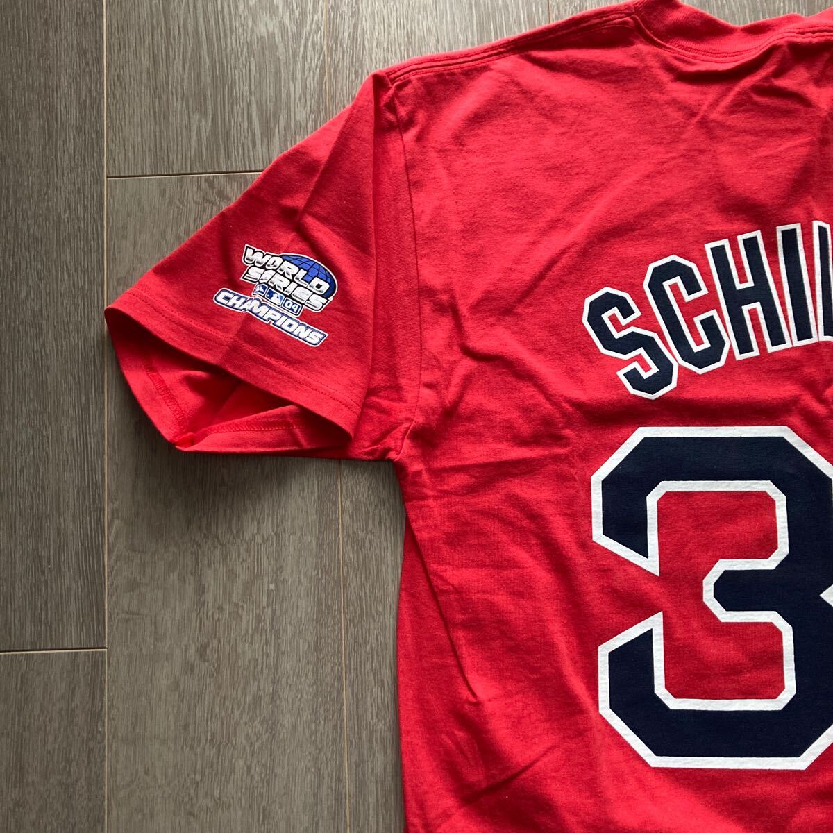 新品未使用Boston Red SoxボストンレッドソックスCurt Schillingカート・シリング2004ワールドシリーズ優勝限定TシャツL Majestic MLB拍卖