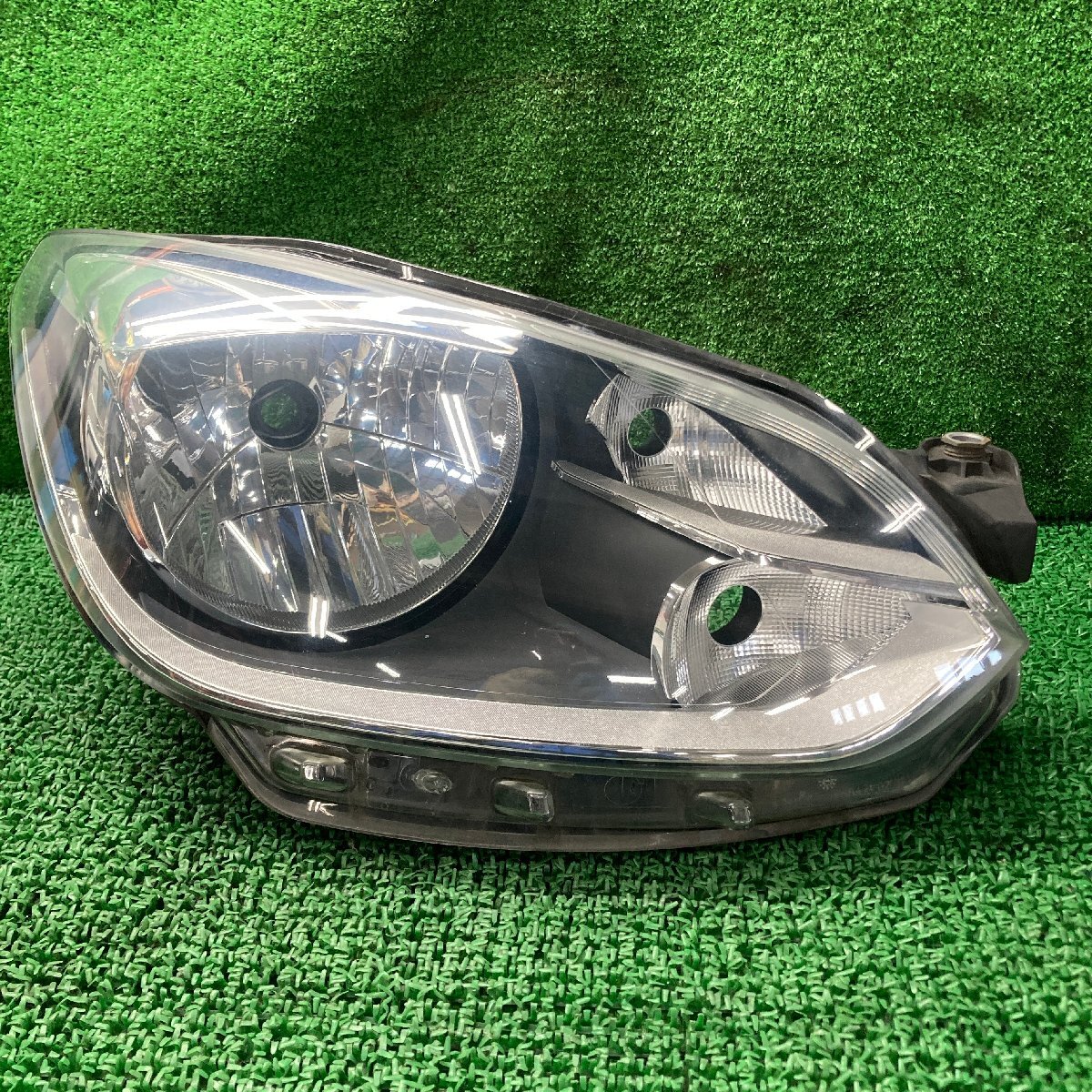 ♪♪フォルクスワーゲンUP AACHY 右 ヘッドライト ヘッドランプ ハロゲン メーカー不明 178047-02(W1150)♪♪拍卖