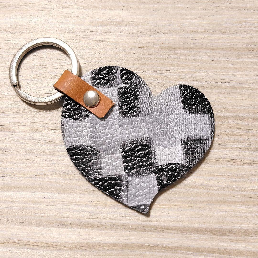 ハート チャーム キーホルダー 革 鍵 バッグ マーカー タグ レザークラフト拍卖