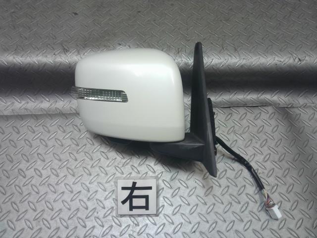 三菱(MITSUBISHI)※同梱不可※デリカD2 MB36S 右サイドミラー 右ドアミラー カラー ZVR 品番 MQ514144拍卖