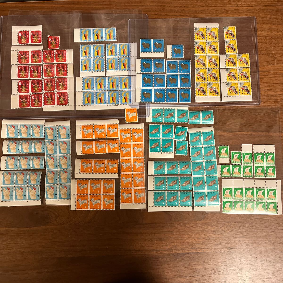 切手 年賀切手 8年分 8種 172枚 額面1,128円 銘板付き 4枚 昭和40年-昭和47年 1965-1972年拍卖