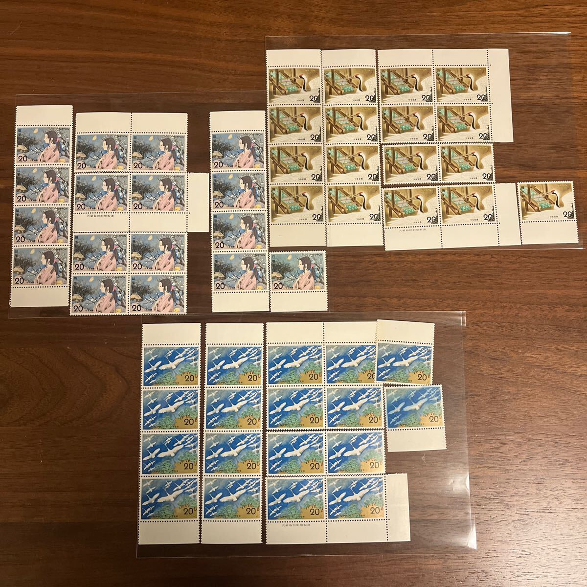 切手 昔話シリーズ つる女房 3種 20円×52枚 額面1,040円 銘板付き 3枚拍卖