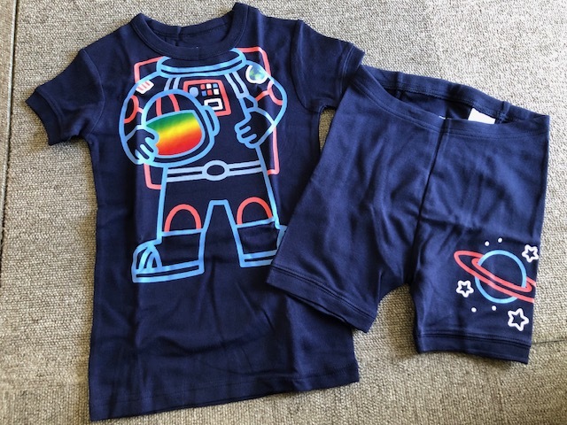 ★新品baby GAPギャップ宇宙飛行士柄柄半袖パジャマ110★紺拍卖