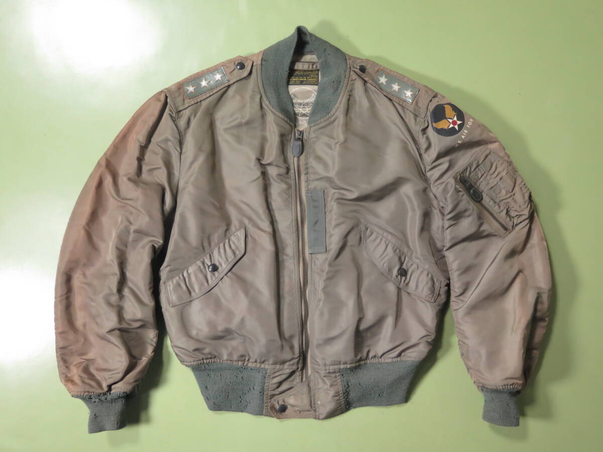 米軍実物 L-2B フライトジャケット L あんまり着てない感じだけどエグイ変色とニット死んでるのが残念なやつ拍卖