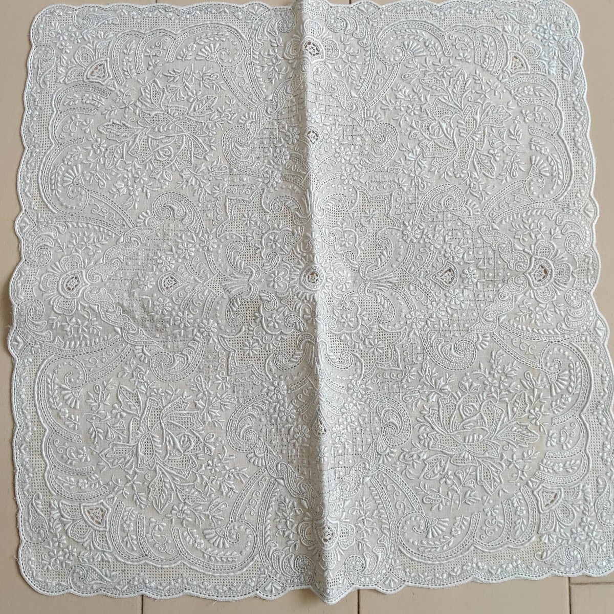 汕頭 スワトウ 手刺繍ハンカチ 全面刺繍拍卖