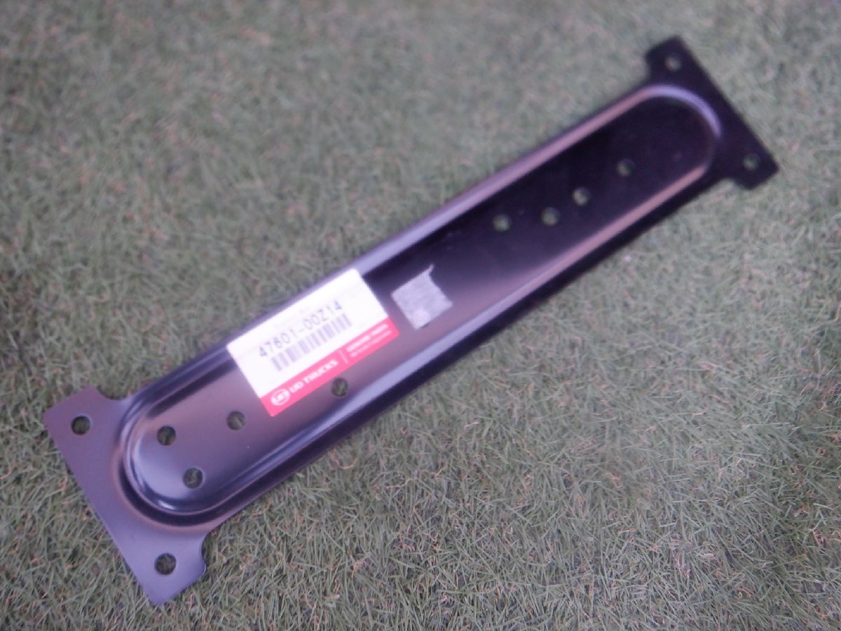 未使用 UDトラックス クオン ? 47601-00Z14 ブラケット ステー m-25-2-434拍卖