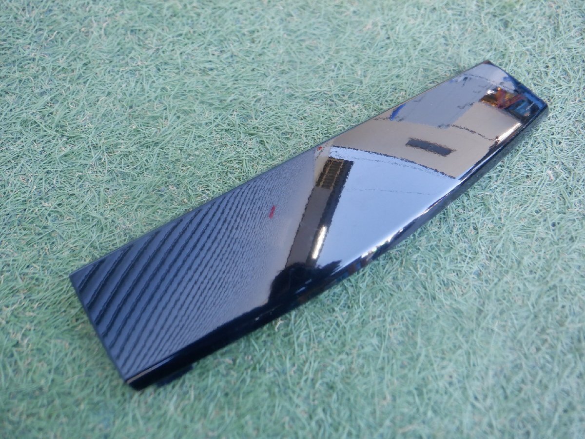 新車外し トヨタ純正 クラウン ? フロントグリル カバー パネル 左側 助手席 52438-30030 ブラック m-25-2-550拍卖