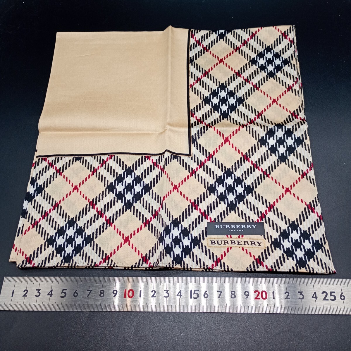 BURBERRY バーバリー ハンカチ ベージュ チェック ななめチェック   no.3012拍卖