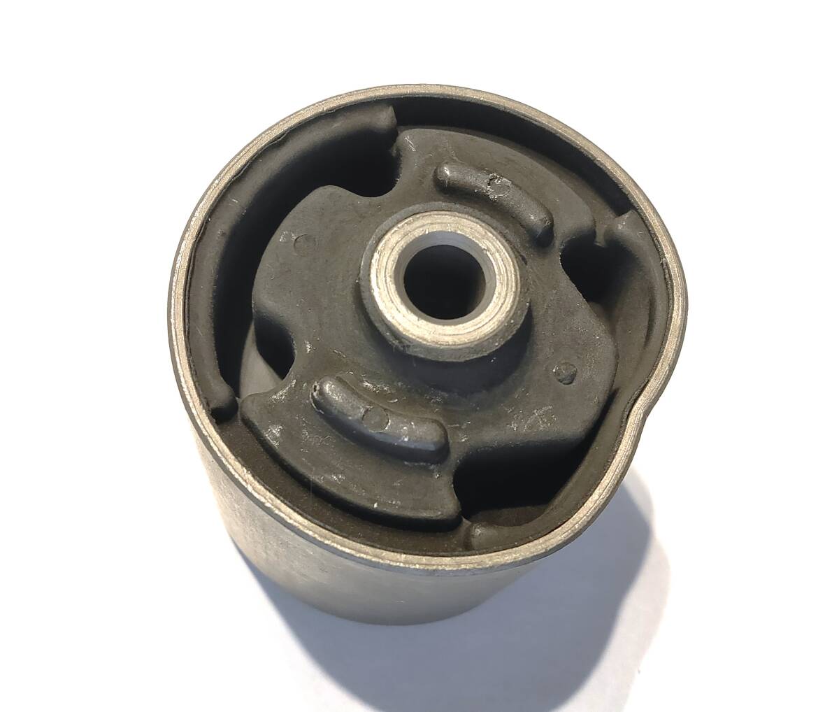 (送料込)SAAB サーブ C900 エンジンマウント前側【新品】クラシック900拍卖