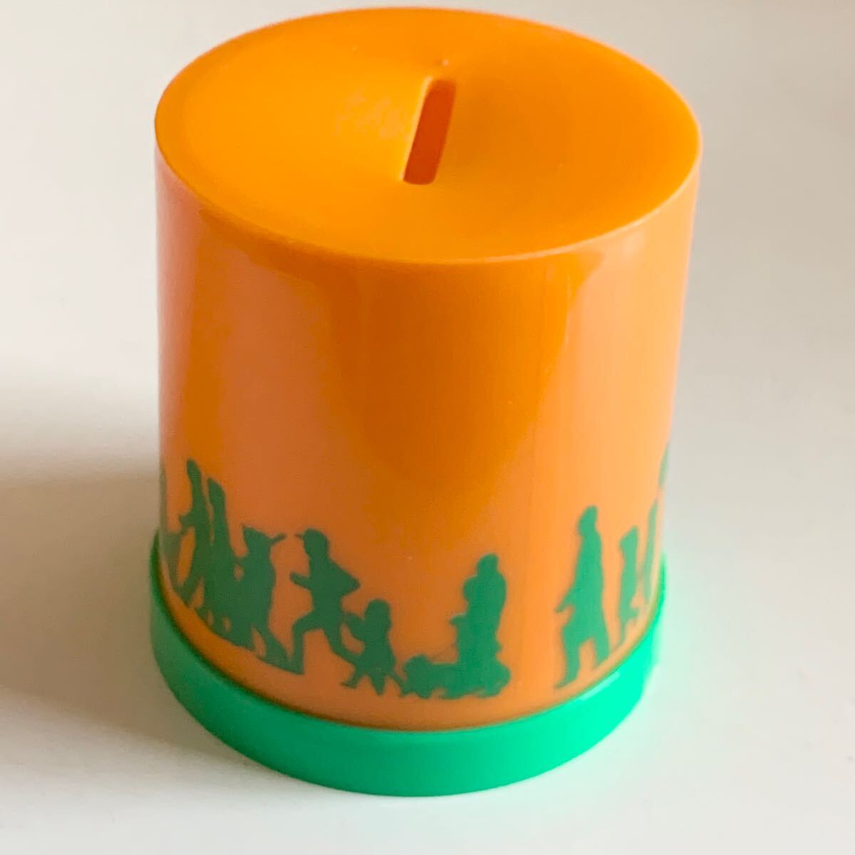 匿名配送 太陽神戸銀行 ほほえみ貯金箱 オレンジ レア 希少 非売品 ノベルティー 昭和レトロ 限定品 コインバンク 年代物 ららら貯金箱拍卖