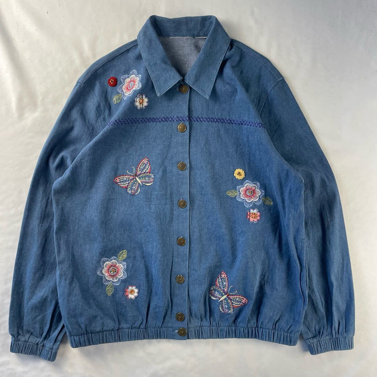 US Vintage 90s ALFRED DUNNER 刺繍 光沢 花柄 ビーズ ヒッピー アート 奇抜 リブ ライトブルー デニムシャツジャケット ブルゾン拍卖