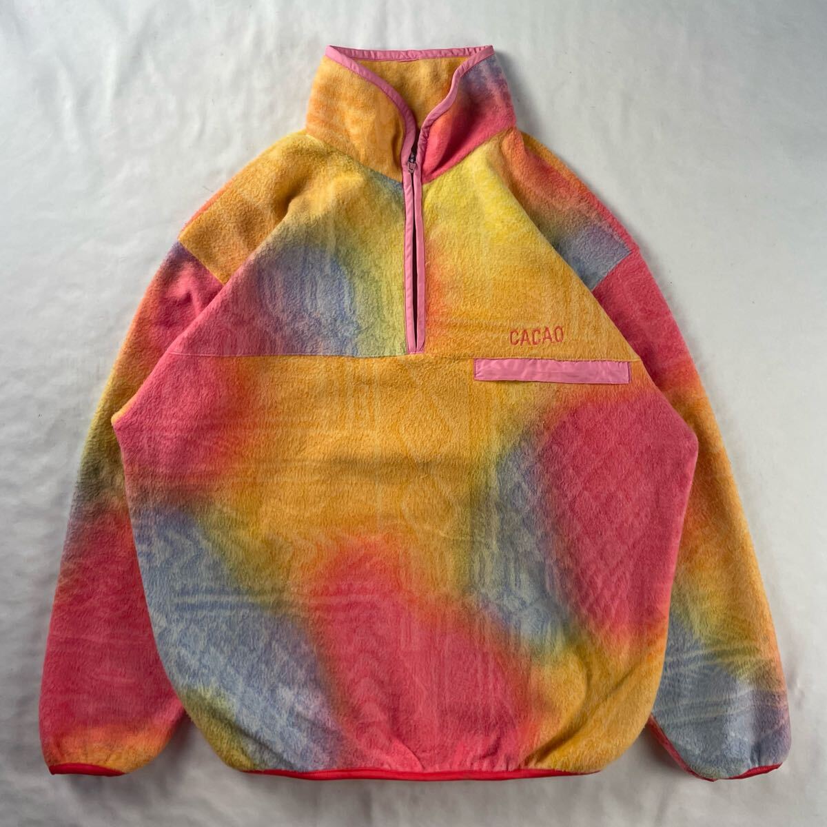 Euro Vintage イタリア製 80-90s CACAO 好配色 レインボー ハーフジップ 刺繍 幾何学 アート クレイジーパターン 総柄 フリースジャケット拍卖