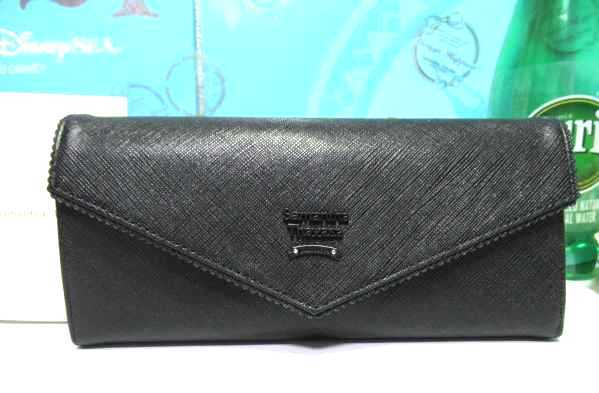 送料無料 45%引 サマンサタバサ ロゴ入り 型押 牛革 フリル カット かぶせ 長財布 黒 新品 証明書付 開運 金運UP サマンサベガ拍卖