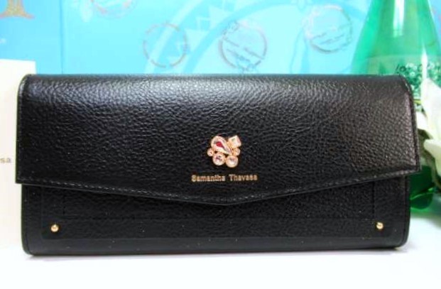 送料無料 30%引 サマンサタバサ キラキラ ビジュー付 ロゴ入 牛革 かぶせ 長財布 黒 ブラック 新品 証明書付 開運 金運up 春財布 お祝い拍卖