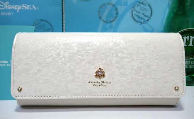 送料無料 40%引 サマンサタバサ 限定 キラキラ ビジュー パール ロゴ入 シンプル 本牛革 かぶせ 長財布 白 新品 証明書付 ギフト包装無料拍卖