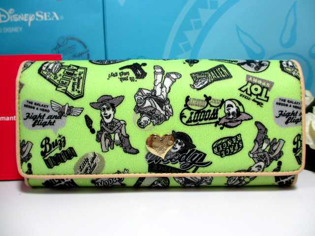 送無 30%引 サマンサベガ 限定 トイストーリー 被 長財布 緑 新品 証明書付 ディズニー ピクサー ウッディ バズ エイリアン サマンサタバサ拍卖