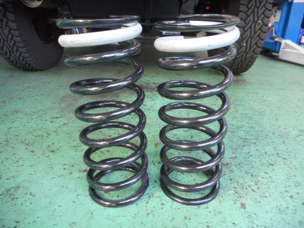 ★ランドローバー ディフェンダー90 純正リアスプリングセット★拍卖