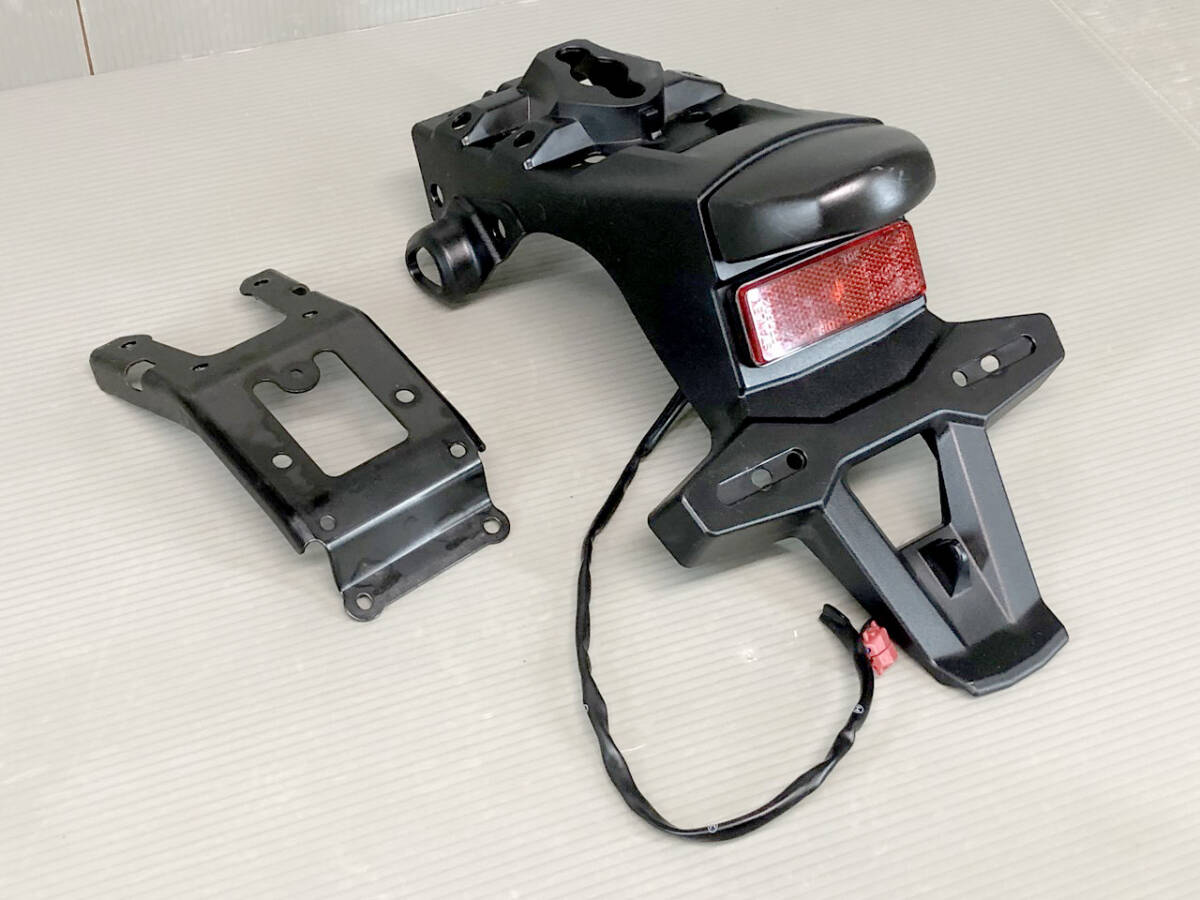 XSR900 (RN46J) 純正 リアフェンダー B90-21629-00 (2501DDH0143)拍卖