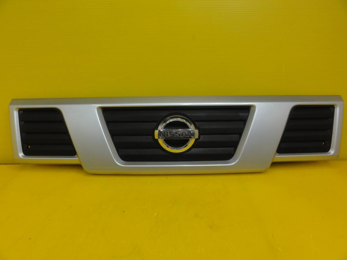 ☆平成25年車 ニッサン U71V クリッパーNV100 フロントグリル ラジエーターグリル 純正 走行距離51616km☆F29613 m拍卖