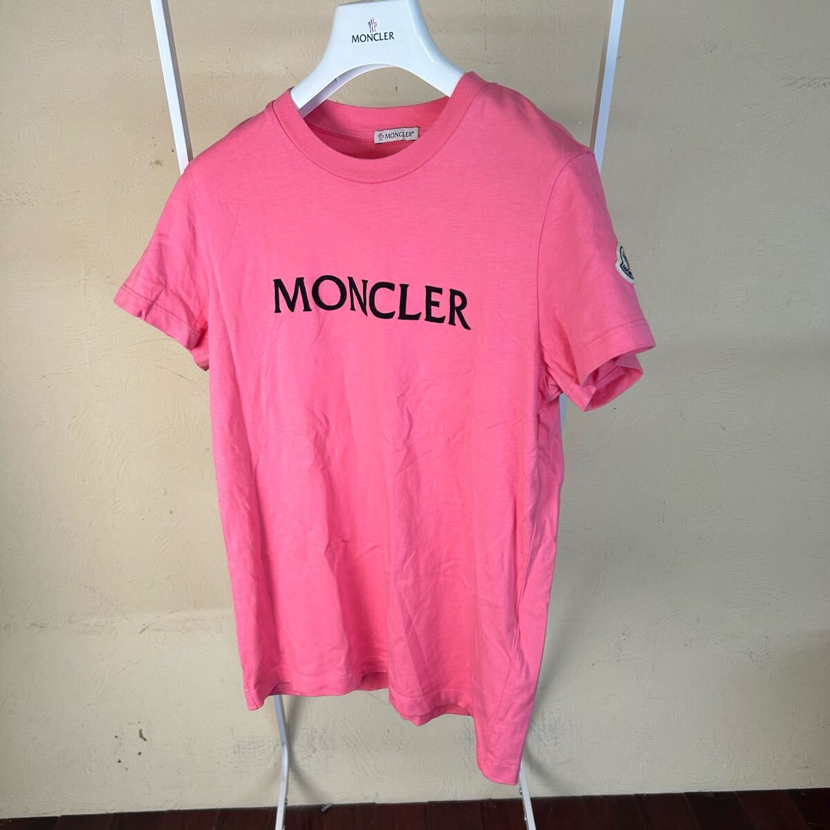 【美品】【新作】 MONCLER モンクレール半袖TシャツピンクXS拍卖