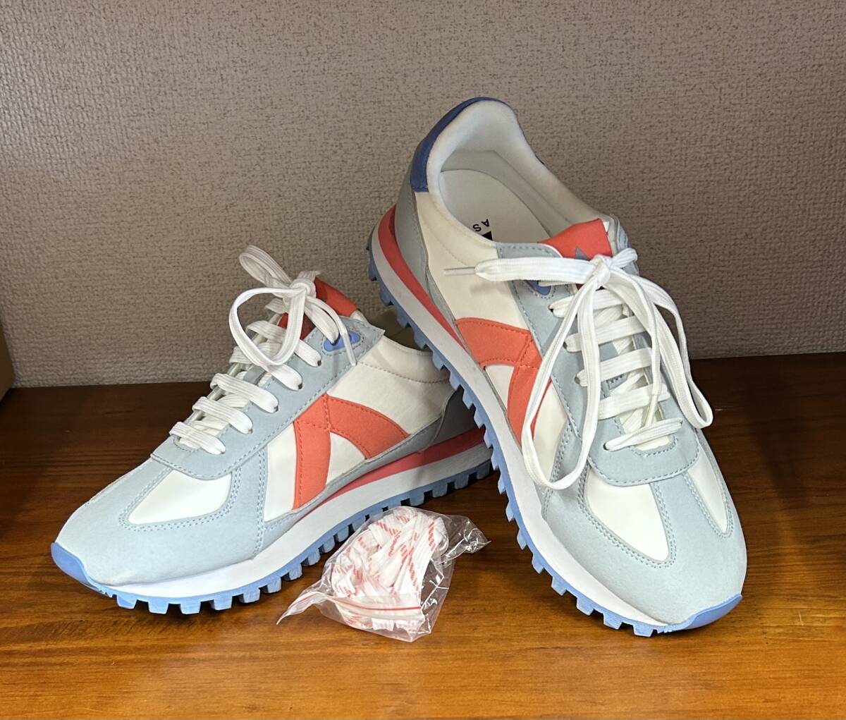 新品★フランスブランドの軽量スニーカー★白・グレー・ピンク・ブルー★24.5㎝拍卖