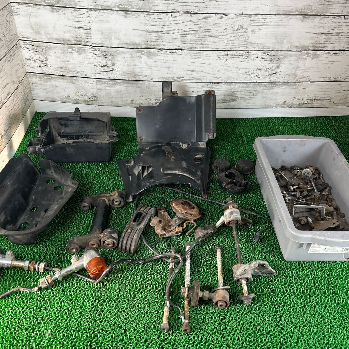 YAMAHA ルネッサ250 4DN ネジ ボルト 部品セット拍卖