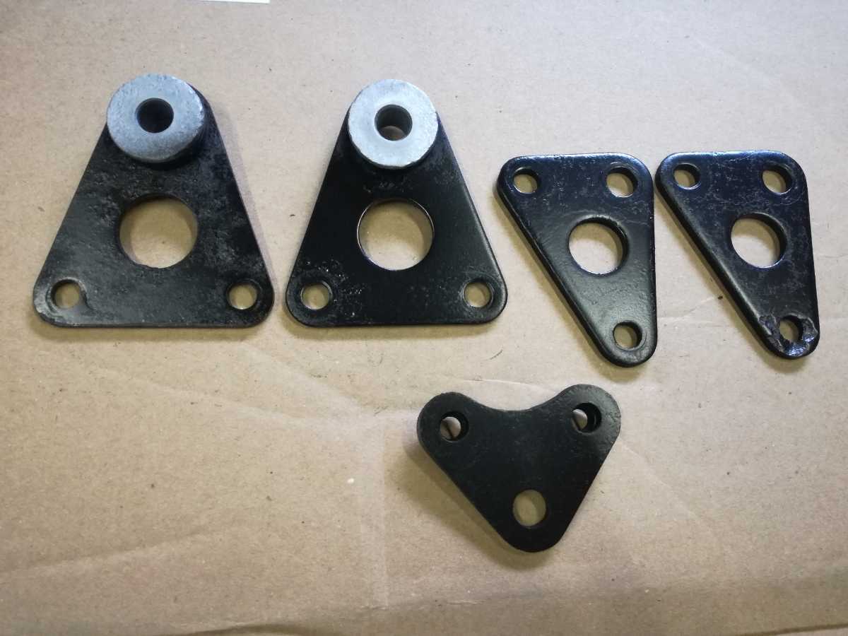 KAWASAKI Z250FT あまり部品 エンジンハンガー 部品 純正 中古拍卖