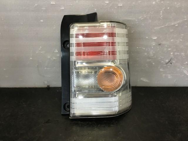 【TS】ムーヴコンテ DBA-L575S 右テールランプ 20509 81550-B2310拍卖