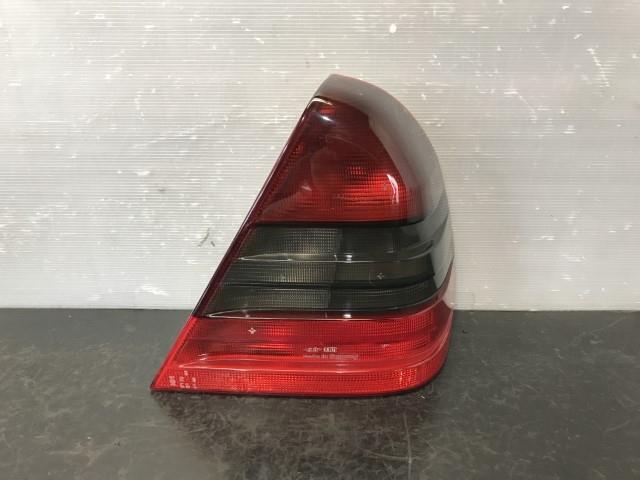【TS】ベンツ Cクラス E-202020 右テールランプ 2028203664 2028205266拍卖