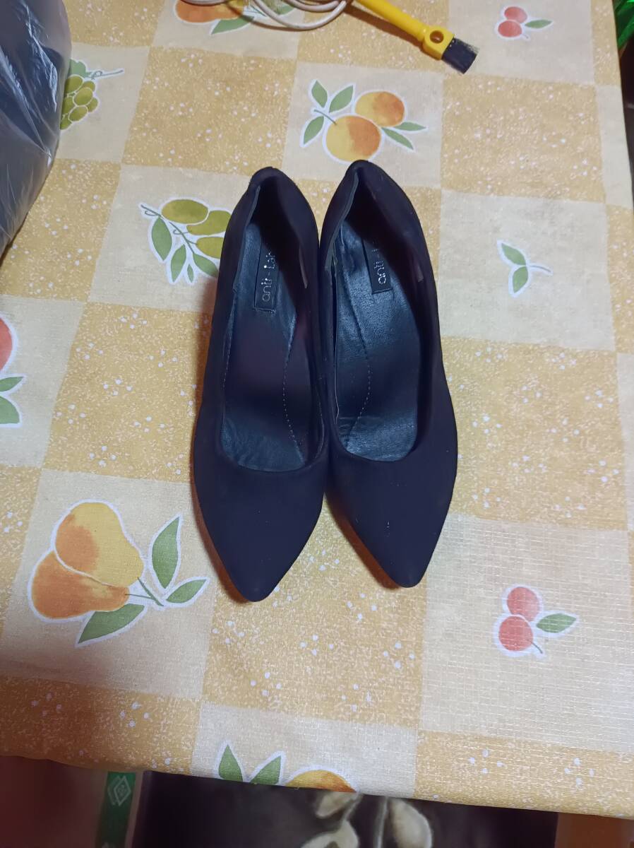 こちらの商品は女性用のハイヒ―ルです中古品です拍卖