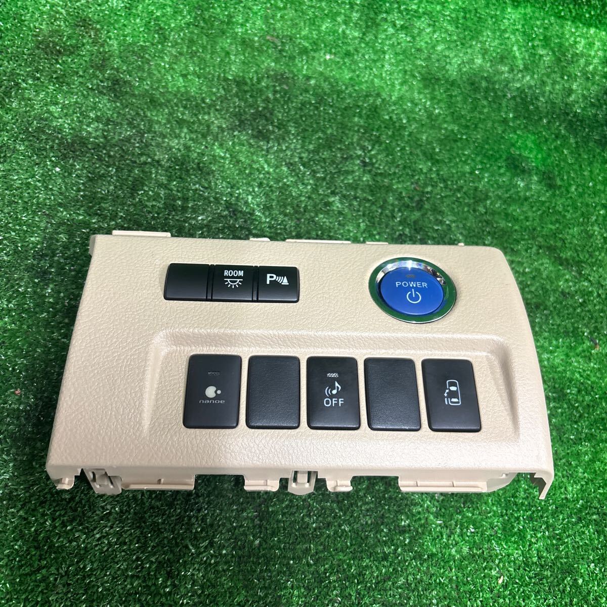 ATH20ヴェルファイア スタートスイッチパネル 12-2拍卖