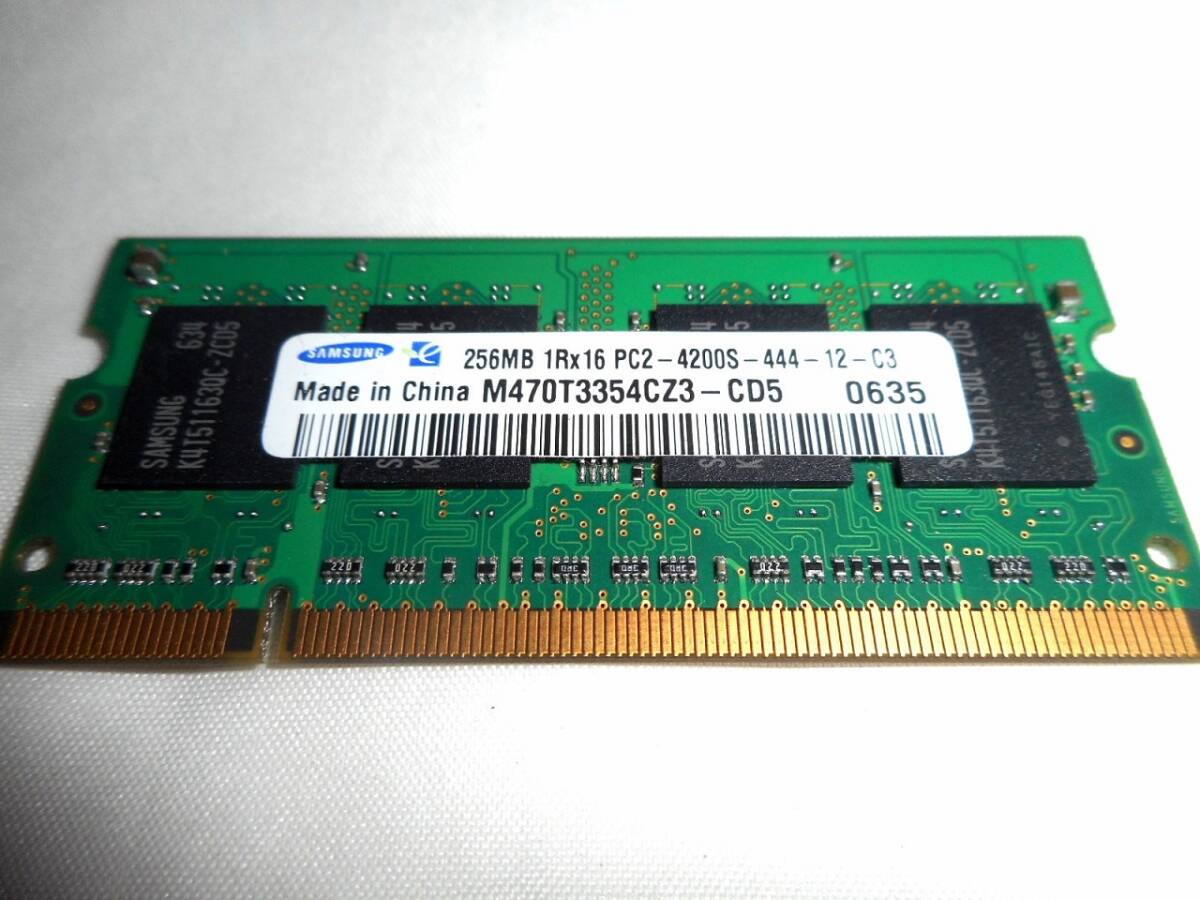 ♪☆【USED】☆希少品!SAMSUNG  サムソン ノート用メモリ 200pin DDR2 PC4200 256MB M470T3354CZ3-CD5 A1365拍卖