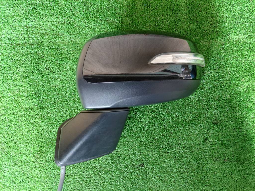 ダイハツムーヴカスタム① DBA-LA100S ドアミラー助手席(動作確認済)カラーNO:X07 8ピン 初年度登録:平成24年拍卖