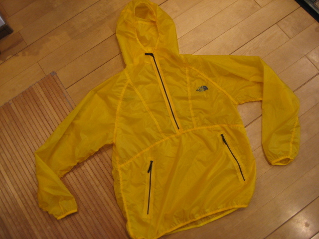 美品 ノースフェイス フリーランアノラック 黄色 イエロー サイズM ランニング シェル コンパクト ジャケット NP72190 NORTH FACE ブレーカ拍卖