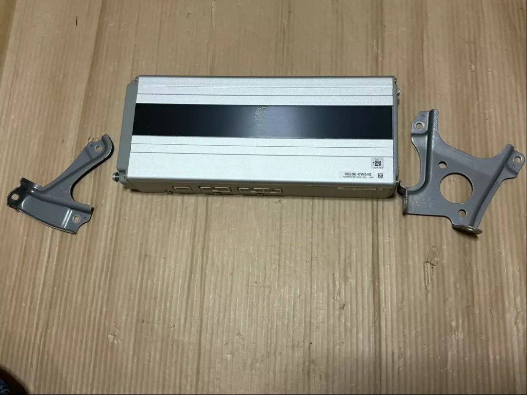 Lexus Rx450H GYL16w 86280-0w 540 マークレビンソン パワーアンプ拍卖