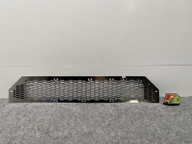 新品!ミニ 3ドア(R50) ONE(ワン)/クーパー 純正 フロント グリル/ラジエーターグリル 51116800138 メッキ MINI(140760)拍卖