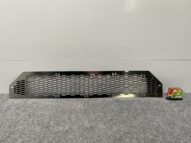 新品!ミニ 3ドア(R50) ONE(ワン)/クーパー 純正 フロント グリル/ラジエーターグリル 51116800138 メッキ MINI(140761)拍卖