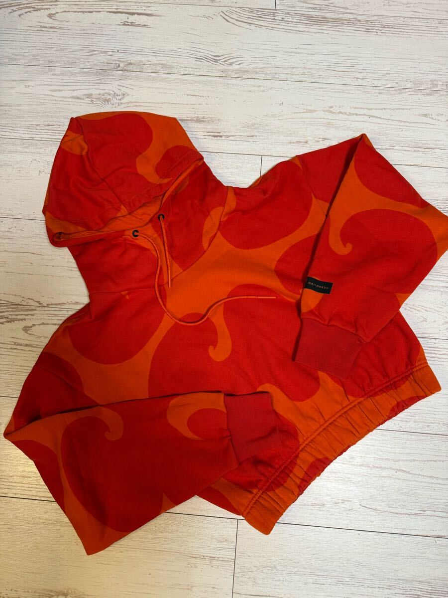 アディダスコラボマリメッコデザインスエットsize M 身幅48 丈48人気のスエットです。定価9350円拍卖