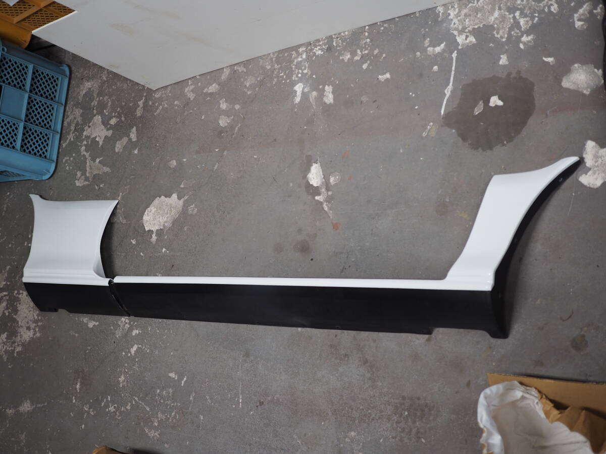 ■未使用 トヨタ スターレット GT ターボ《 E-EP82 》純正 サイドステップ(右) 75651-10320 / 75611-10270 白 040 スカート スポイラー拍卖