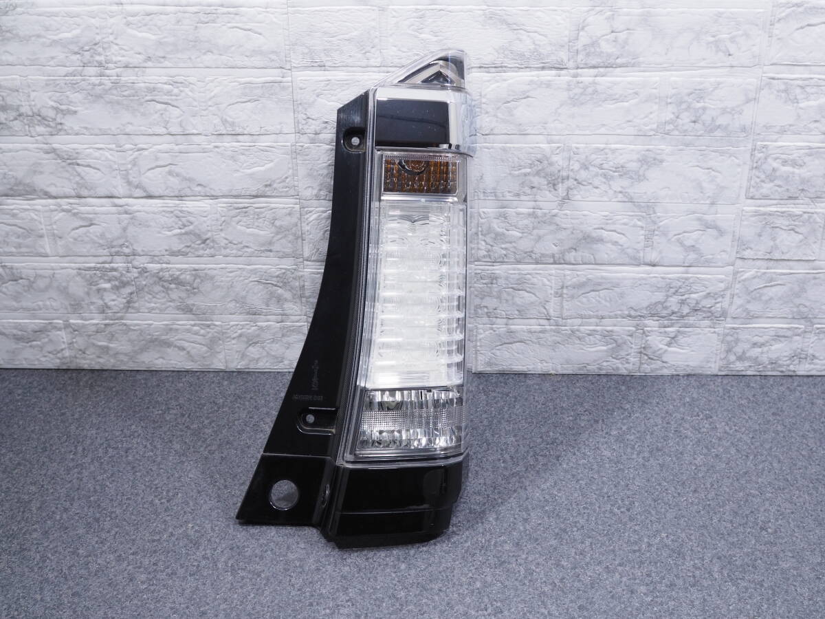 E■H24 ホンダ N-BOX カスタム 《 DBA-JF1 》 純正 テールランプ(右) ICHIKOH D106 ライト (検索) JF2 拍卖