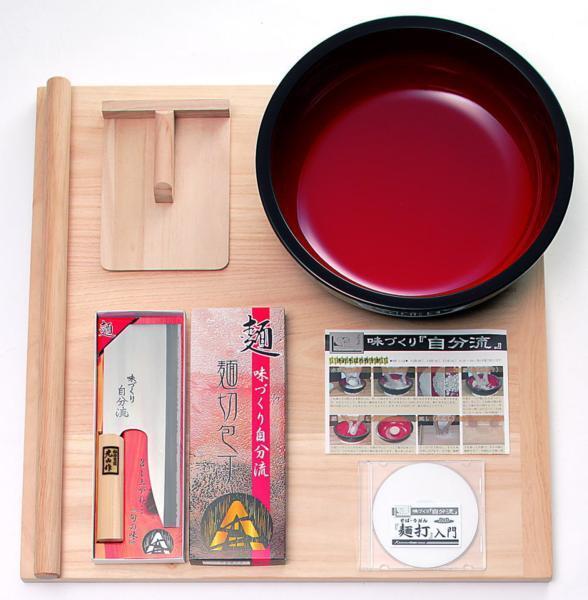 送料無料★豊稔企販 家庭用麺打セット A-1230★<麺台,麺棒,こね鉢,こま板,麺切包丁,入門DVD>4人分程度(約400g)のそば打ちに最適のサイズ拍卖